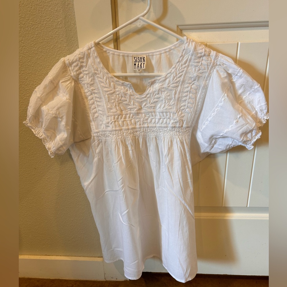 Ivy Jane/sister Mary white embroidered top
